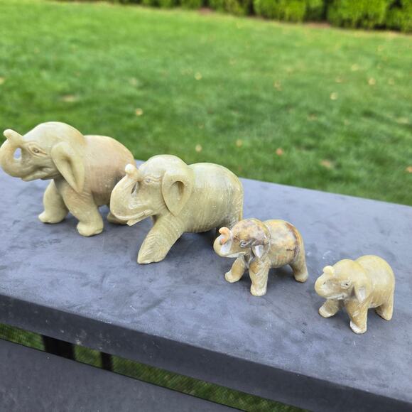 Vtg Hand Carved Soapstone Elephants Set of 4 Trunks Up 2-Small 2-Medium - Picture 1 of 13